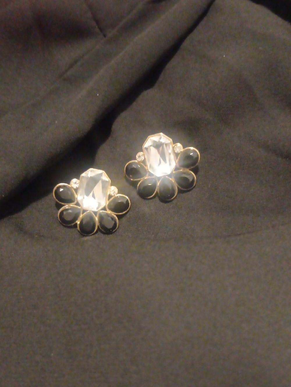 Elegant Black Petal Crystal Stud Earrings